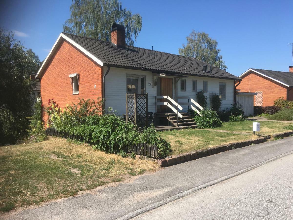 Villa Aspedalsgatan ฮุลท์สเฟรด ภายนอก รูปภาพ